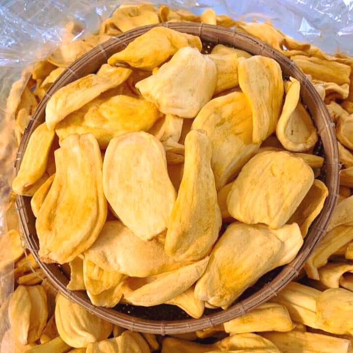 Jackfruit chips close-up