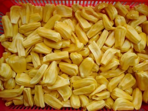 Jackfruit bulbs in a basket, ready for freezing